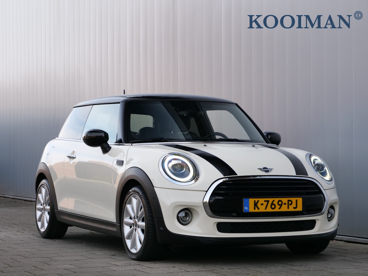 MINI Cooper - Mini 1.5 136 Pk Automaat PDC / Stoelverwarming / Navi - AutoWereld.nl