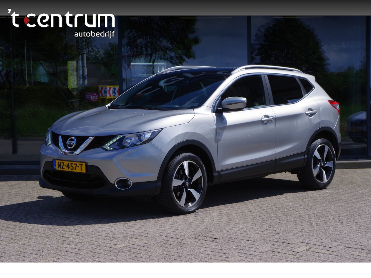 Nissan Qashqai - 1.2 N-Vision 1.2 115 PK N-Vision, Panoramadak, Leder-Alcantara, 360 Camera - AutoWereld.nl