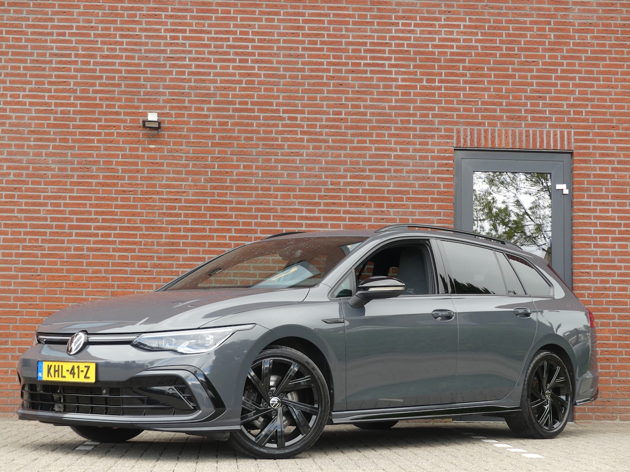 Volkswagen Golf Variant - 2.0 TSI R-Line / Trekhaak - AutoWereld.nl