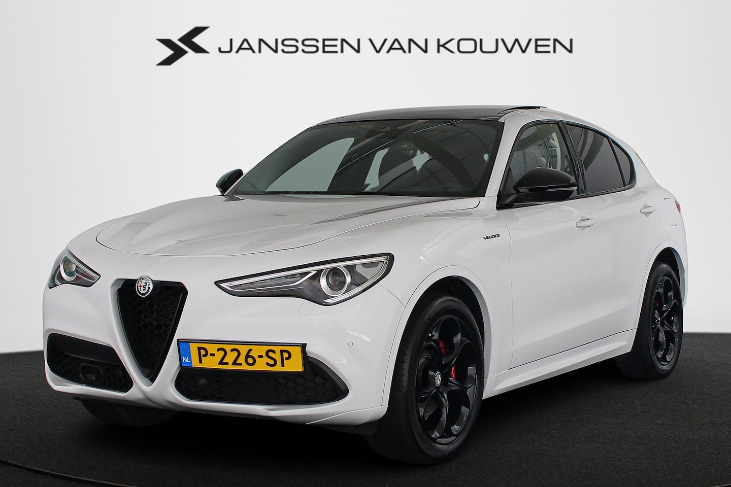 Alfa Romeo Stelvio - 2.0T 280pk AWD Veloce / Origineel NL / Panoramadak / HK Audio - AutoWereld.nl