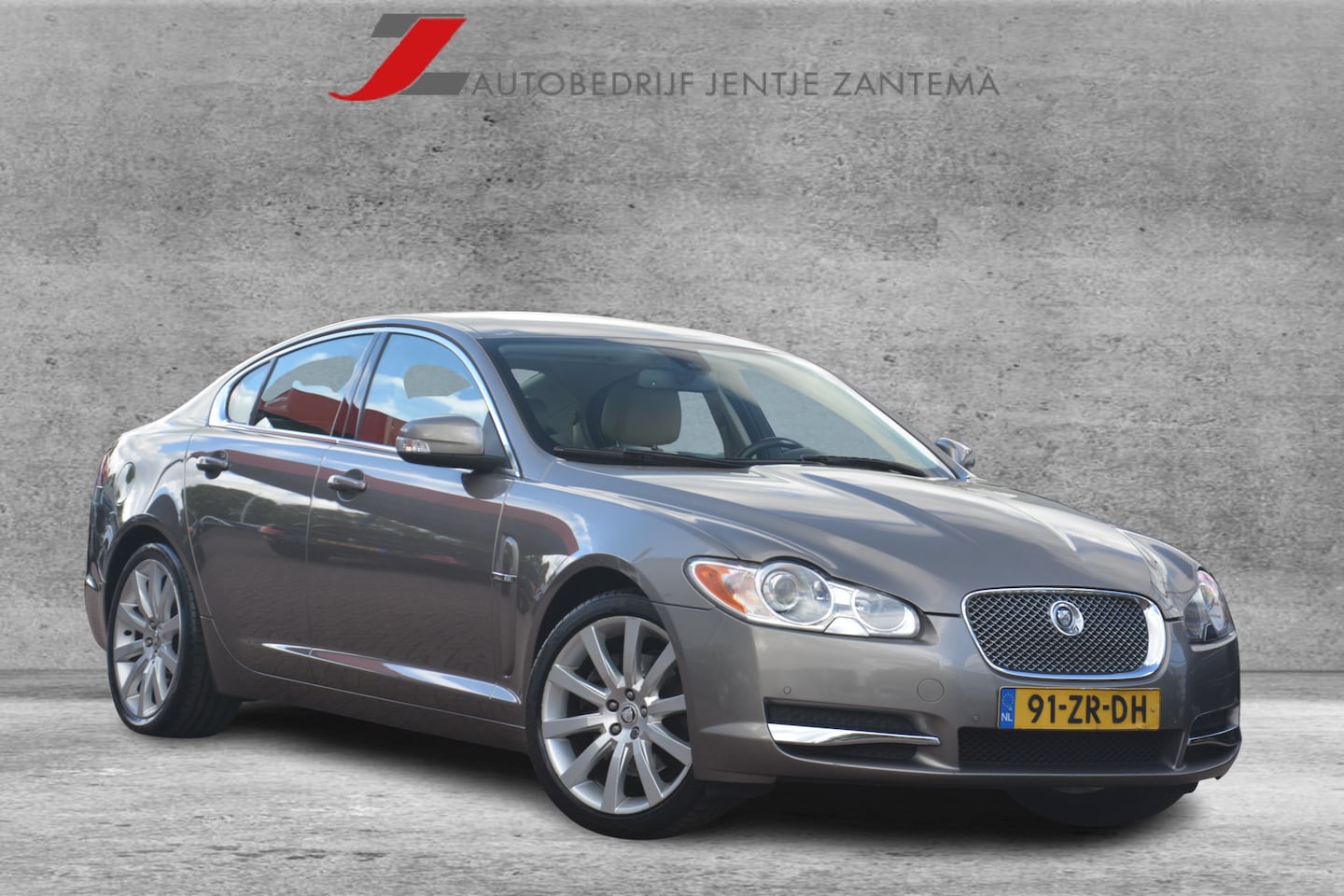 Jaguar XF - 4.2 V8 Premium Luxury | Navigatie | Camera | Keyless | Xenon | Cruise-control | Clima | Le - AutoWereld.nl