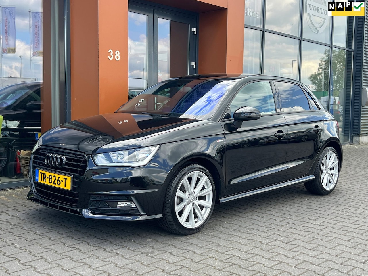 Audi A1 Sportback - 1.0 TFSI S-line|Airco|Cruise|BT|Carplay - AutoWereld.nl