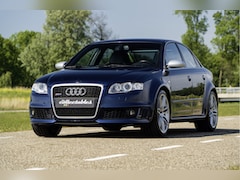 Audi A4 Limousine - 4.2 V8 RS 4 quattro