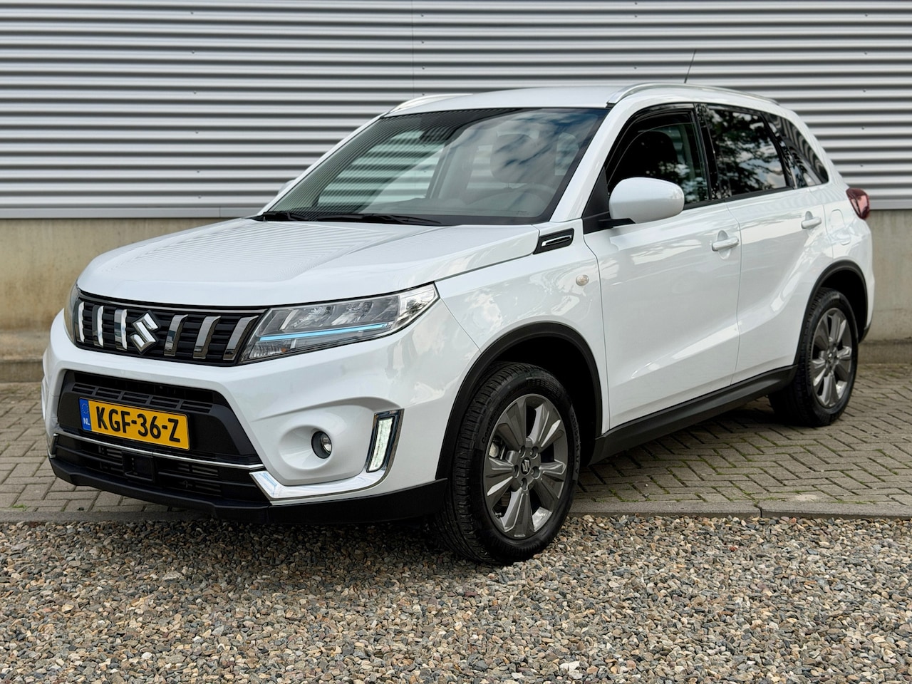 Suzuki Vitara - 1.4 Boosterjet Select Smart Hybrid [ 1e eig, dealer oh, adaptiv cruise ] - AutoWereld.nl