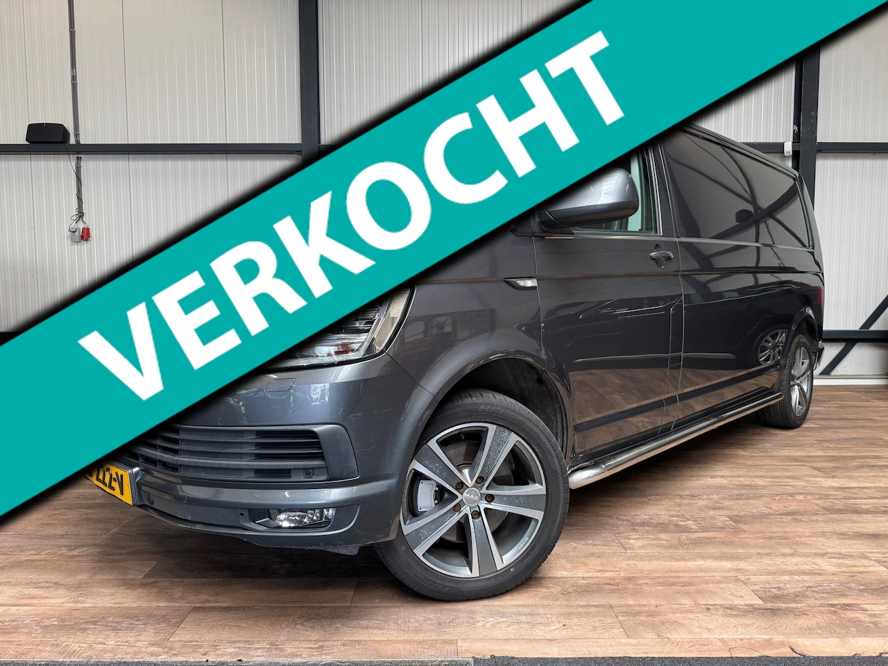 Volkswagen Transporter - 2.0 TDI L2H1 DC Comfortline Plus / AIRCO / NAVI / LEDER / - AutoWereld.nl
