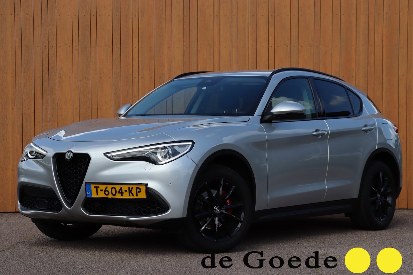 Alfa Romeo Stelvio - 2.0 T AWD Super Q4 leer trekhaak el.klep camera Carplay - AutoWereld.nl