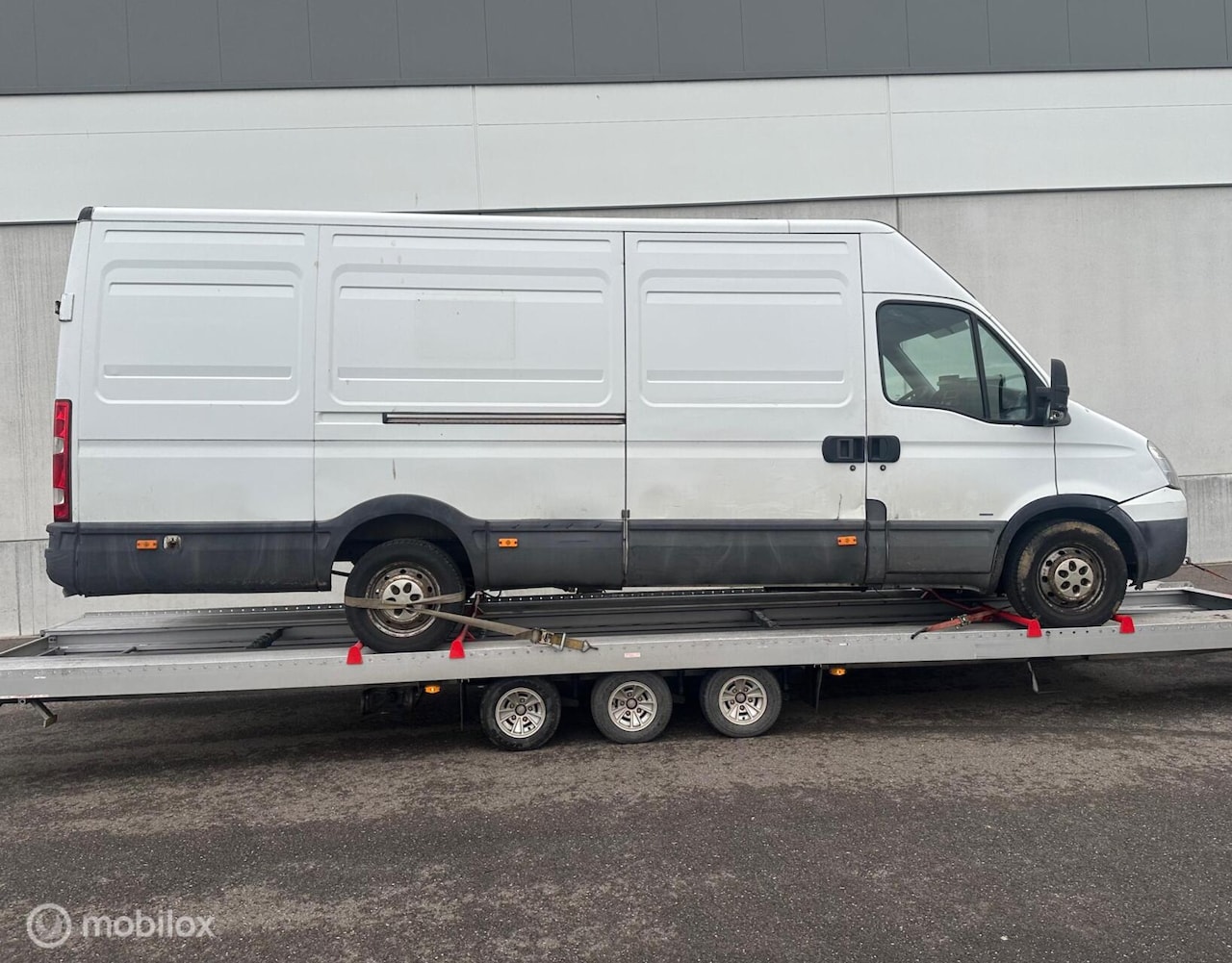 Iveco Daily - 35S14V L4H2 VERSNELLINGSBAK PROBLEEM - AutoWereld.nl