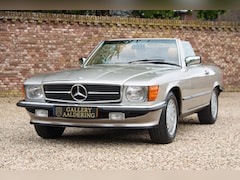 Mercedes-Benz SL-klasse Cabrio - 560 "Rauchsilber with Palomino interior" Originality beats everything - Even the original