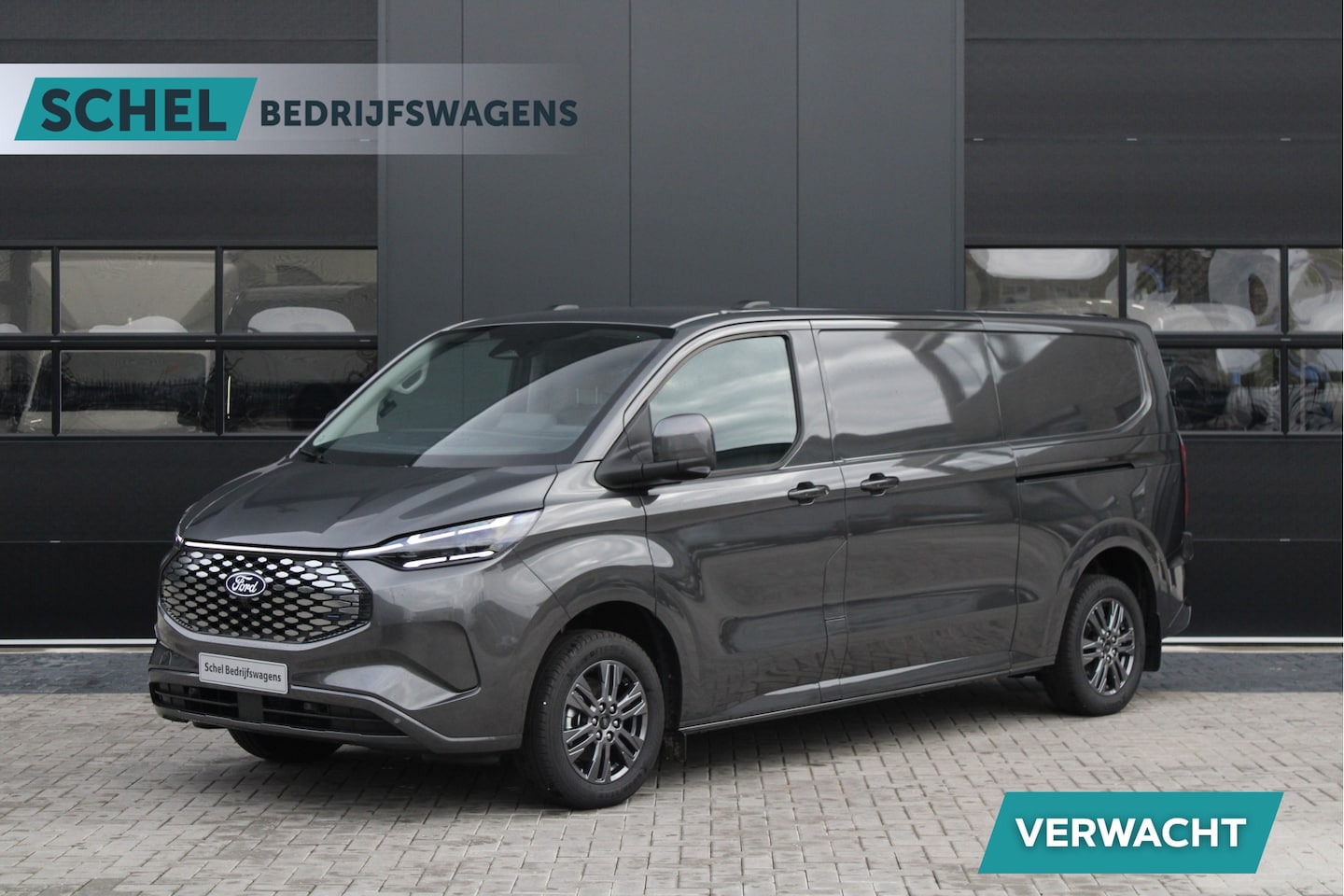 Ford Transit Custom - E-Transit 340 L2H1 Limited 71 kWh 218pk | 2x Schuif | DDS LED | 360 Camera | B&O | ACC | N - AutoWereld.nl