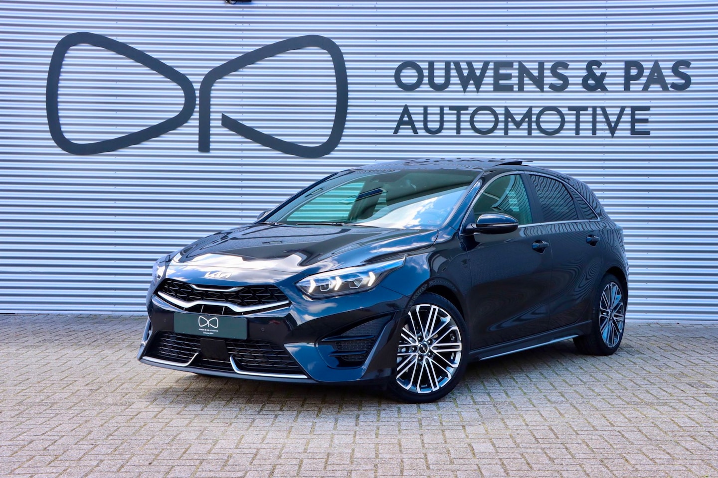 Kia Cee'd - Ceed 1.5 T-GDi GT-Line | PANORAMA | DEALEROH | CARPLAY | STUURWIELVERW - AutoWereld.nl