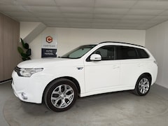 Mitsubishi Outlander - 2.0 PHEV instyle Airco, Automaat, Trekhaak, Navigatie, LMV