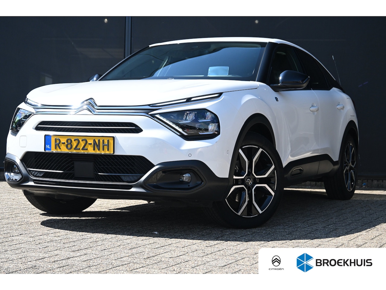 Citroën Ë-C4 - Shine 50 kWh | Leder | Achteruitrijcamera | Stoel/Stuurverwarming | HUD | Navigatie | Voor - AutoWereld.nl
