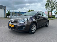 Kia Rio - 1.2 CVVT Super Pack Verbruikt olie
