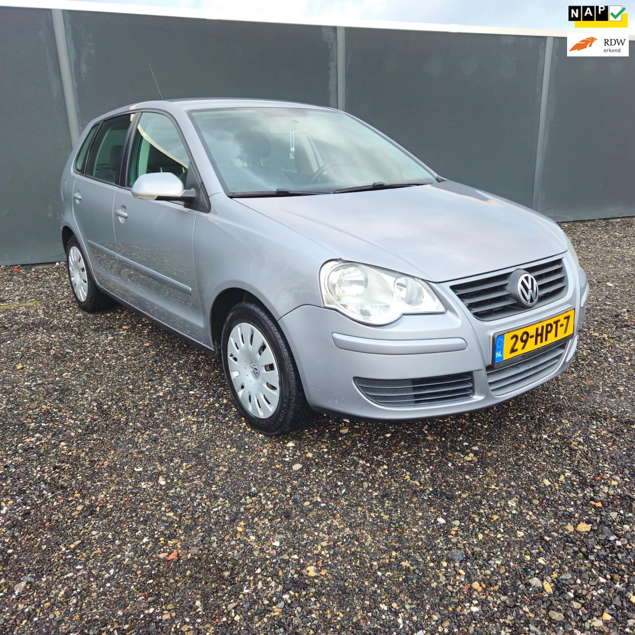 Volkswagen Polo - 1.4-16V Comfortline* NIEUWE APK+DISTRIBUTIE - AutoWereld.nl
