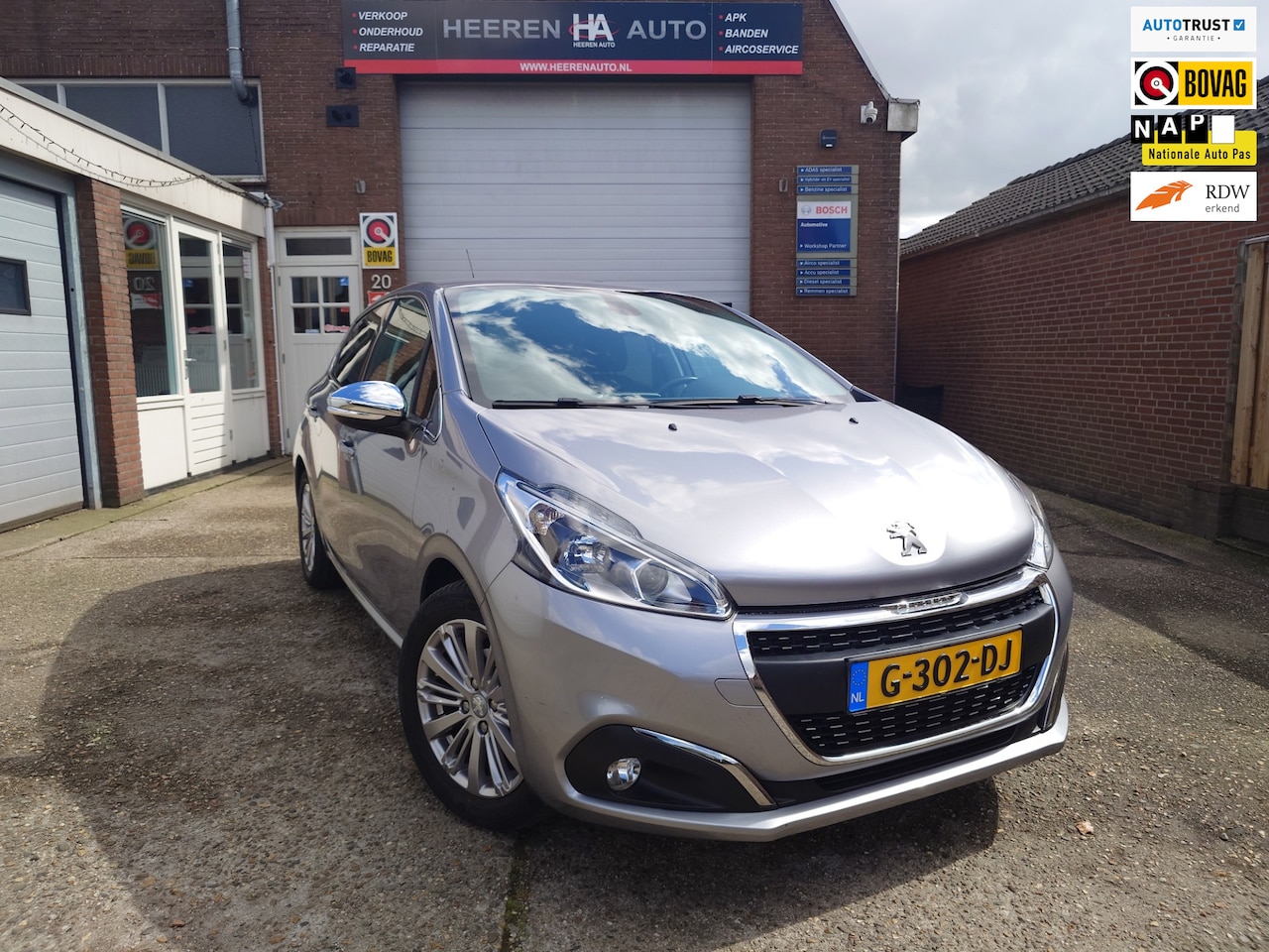 Peugeot 208 - 1.2 PureTech Allure 1.2 PureTech Allure, Clima, Camera, Navi, Dealer onderhouden - AutoWereld.nl