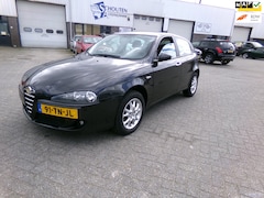 Alfa Romeo 147 - 2.0 T.Spark Distinctive