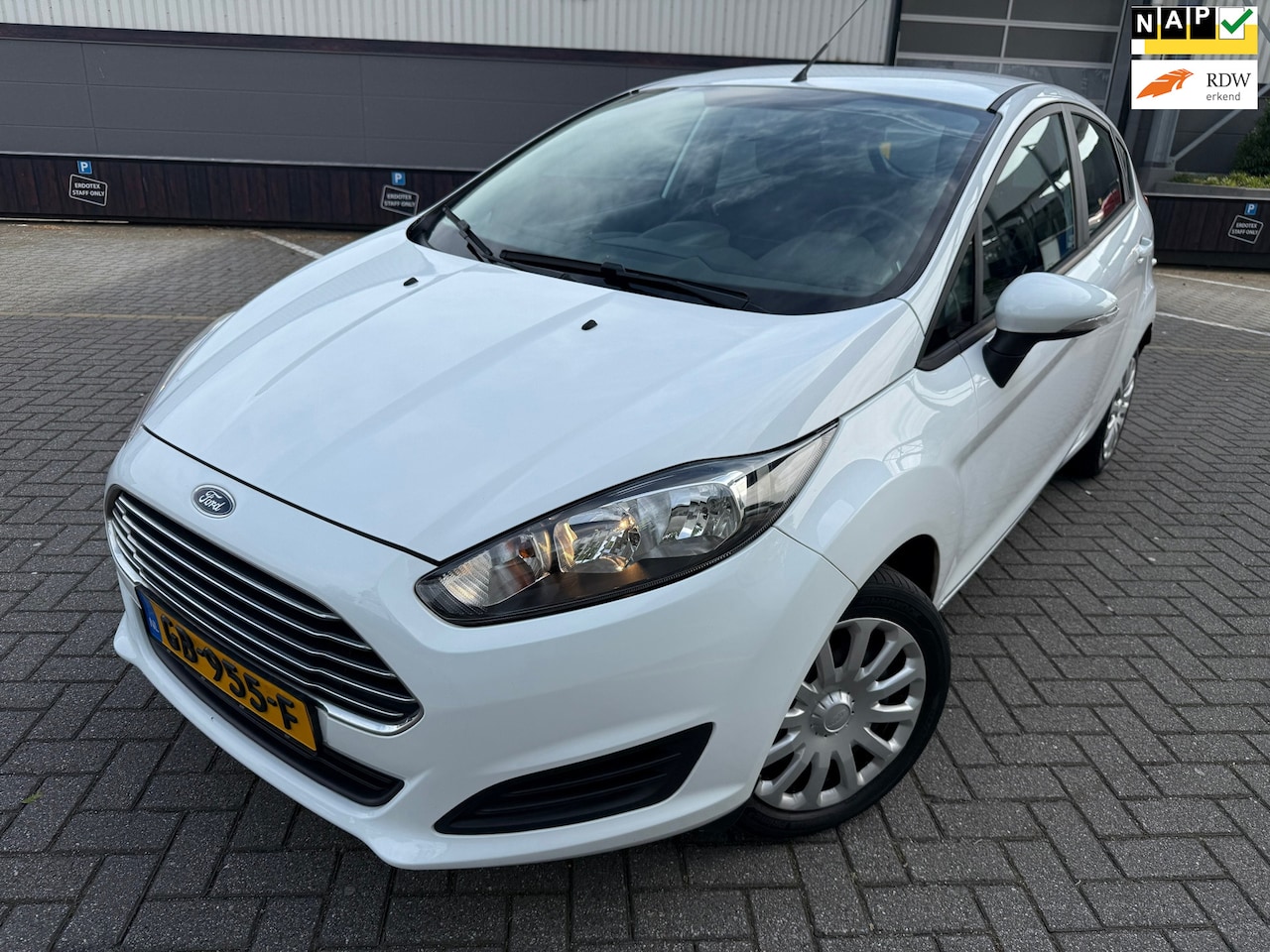 Ford Fiesta - 1.0 Style*AIRC* APK*NAP*NAVI*ELKT-RAAM*C-D AFSTAND - AutoWereld.nl
