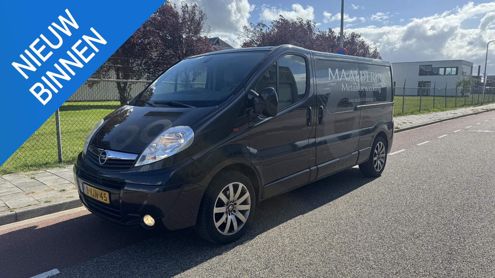 Opel Vivaro - 2.5 CDTI L2H1 Airco/2x schuifdeur/Trekhaak/Cruise - AutoWereld.nl