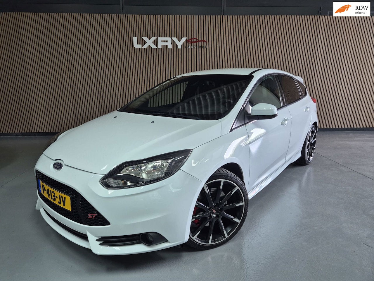 Ford Focus - 2.0 EcoBoost ST-3 | Clima | Stoelverwarming | - AutoWereld.nl