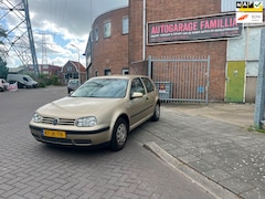 Volkswagen Golf - 1.6-16V Comfortline