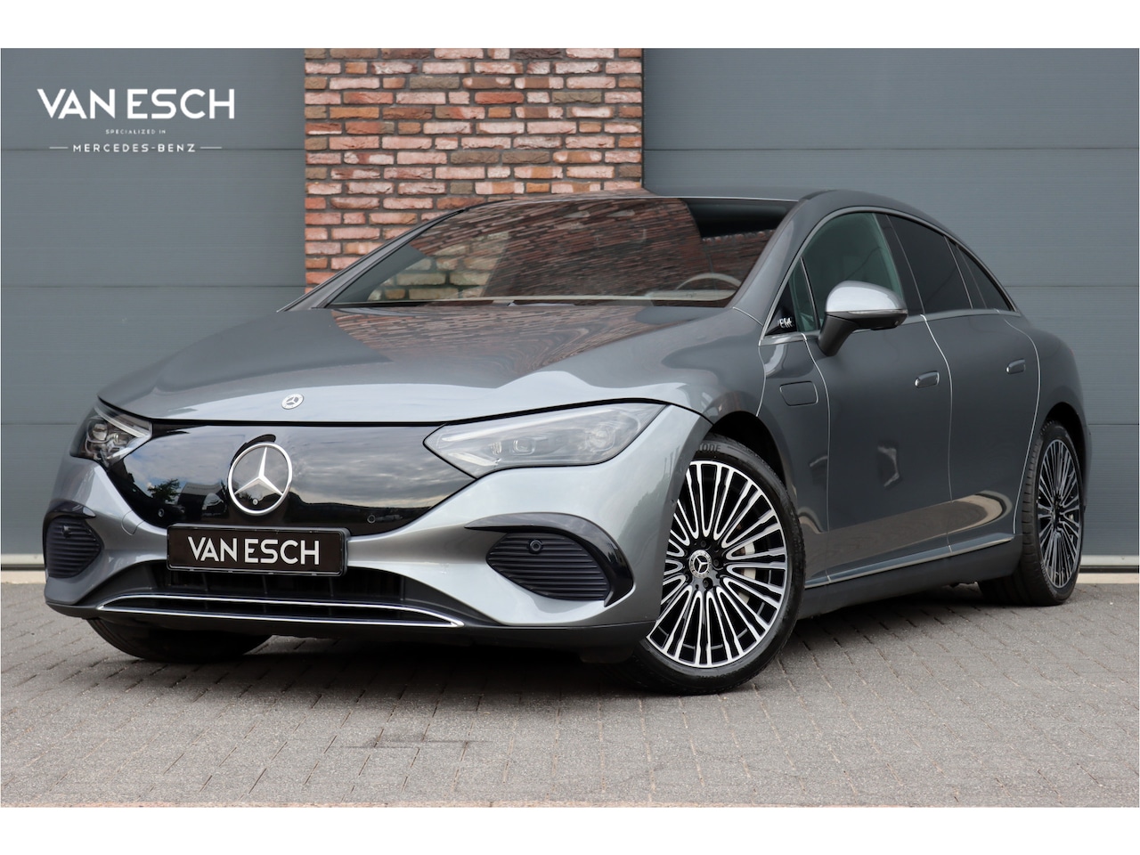 Mercedes-Benz EQE - 350 Luxury Line Premium 89 kWh | Distronic+ | Burmester | Memory | Digital Light | Trekhaa - AutoWereld.nl