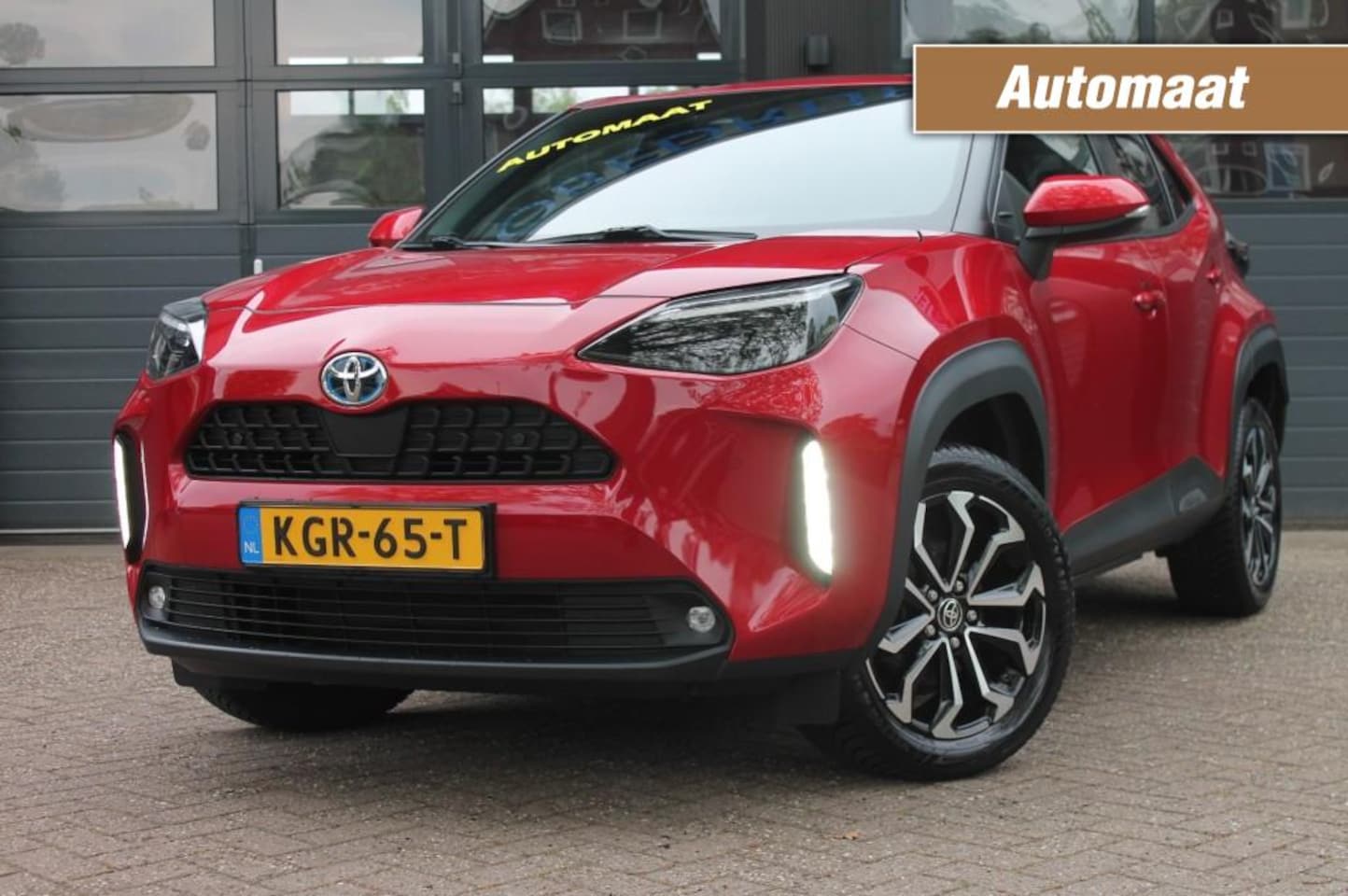 Toyota Yaris - 1.5 HYBRID Team Duitsland smart winterpakket / elektrische achterklep - AutoWereld.nl
