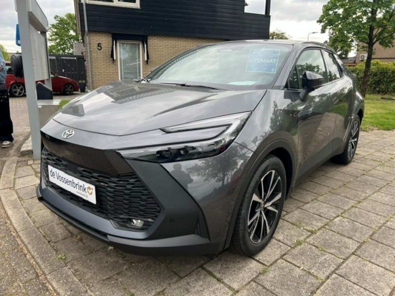 Toyota C-HR - 2.0 Plug-in Dynamic 220pk Automaat *Geen Afl. kosten* - AutoWereld.nl