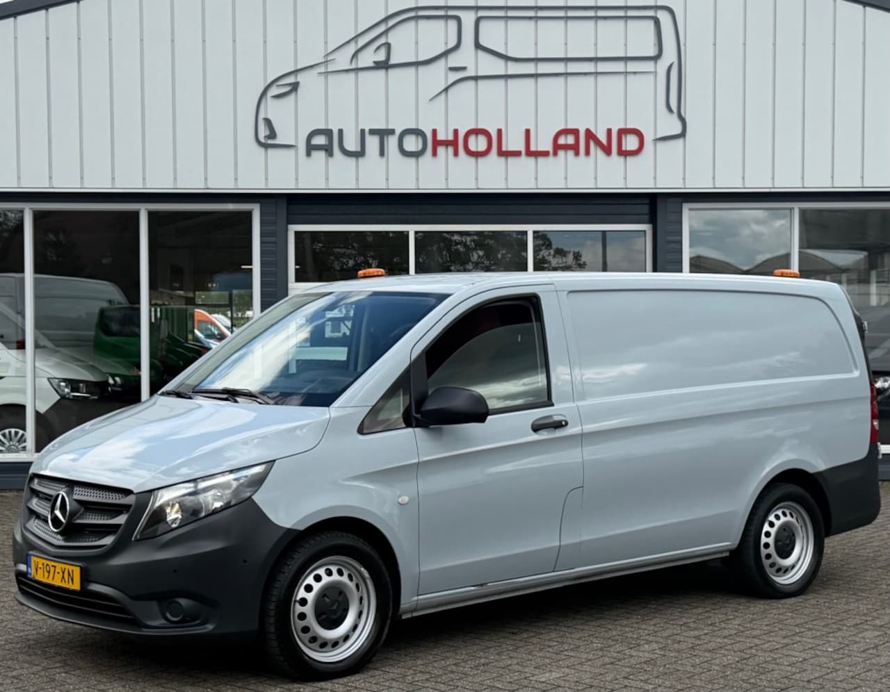 Mercedes-Benz Vito - 114 CDI 100KW 136PK L2H1 EURO 6 4X4 AIRCO/ CRUISE CONTROL/ NAVIGATIE/ 100% DEALERONDERHOUD - AutoWereld.nl