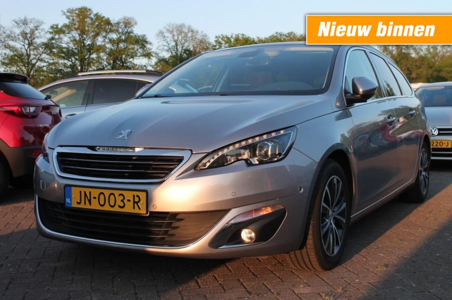 Peugeot 308 - 1.2 PURETECH ALLURE   Panorama Dak / Trekhaak - AutoWereld.nl
