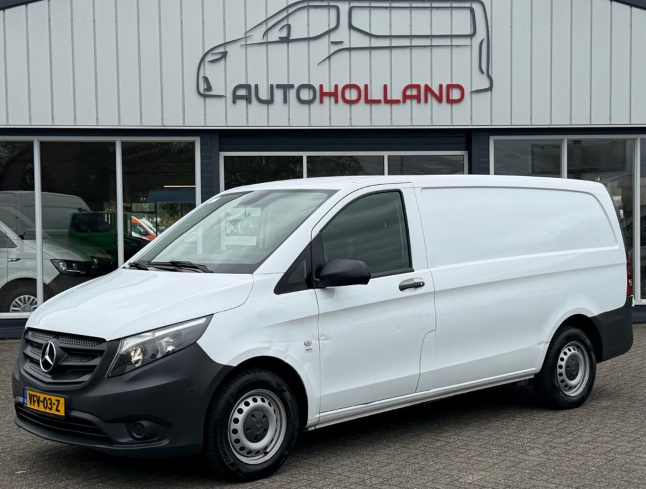 Mercedes-Benz Vito - 114 CDI 100KW 136PK L2H1 EURO 6 AIRCO/ CRUISE CONTROL/ NAVIGATIE/ CAMERA/ 100% DEALERONDER - AutoWereld.nl