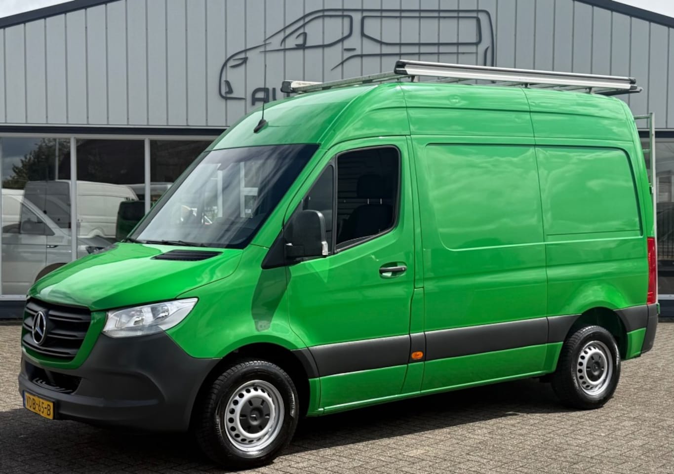 Mercedes-Benz Sprinter - 311 CDI 84KW 114PK L1H2 EURO 6 AIRCO/ CRUISE CONTROL/ NAVIGATIE/ CAMERA/ 100% DEALERONDERH - AutoWereld.nl