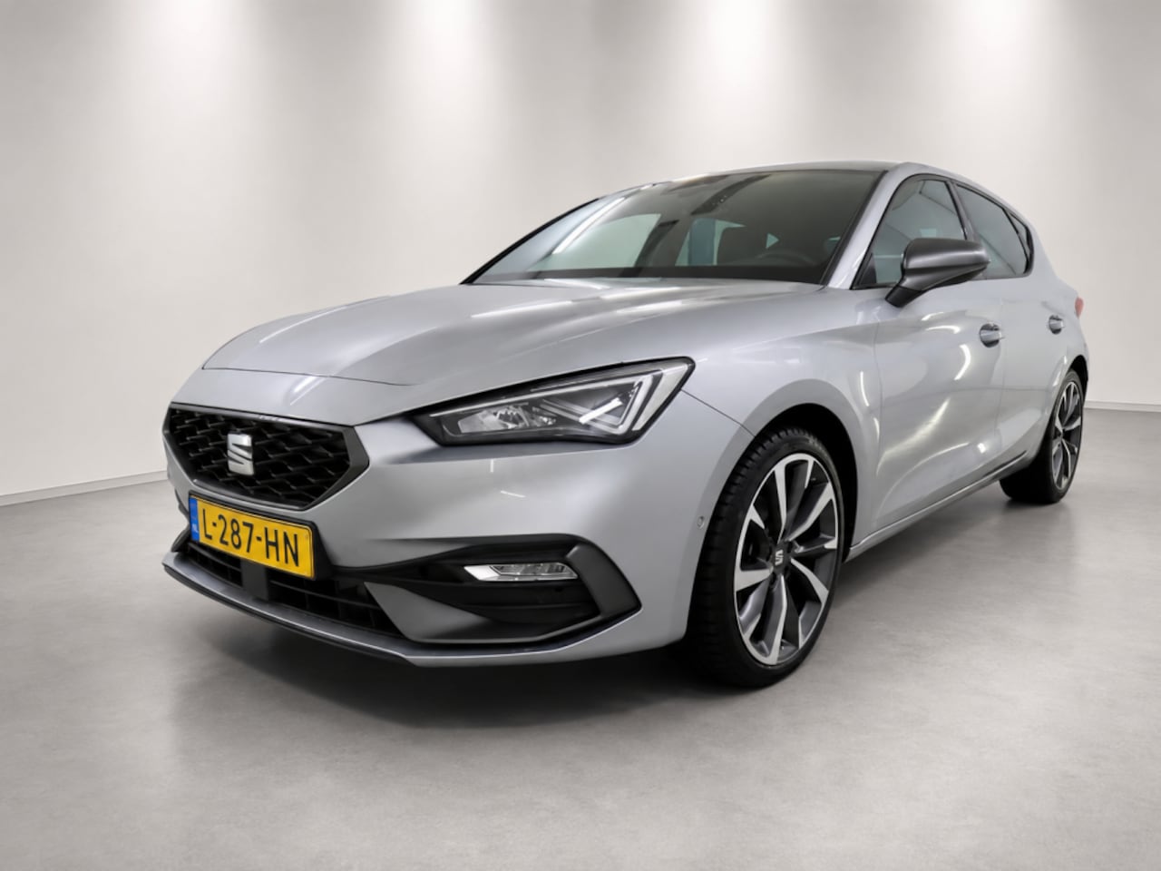 SEAT Leon - 1.5 TSI FR BUSINESS INTENSE  FULL OPTIONS! - AutoWereld.nl