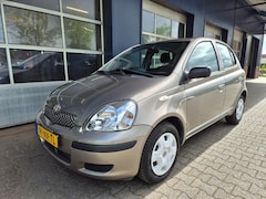 Toyota Yaris - 1.3 VVT-I IDOLS, Trekhaak, ALL season banden