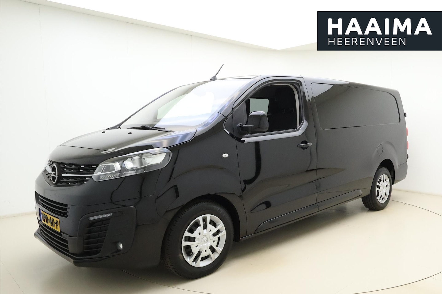 Opel Vivaro - 2.0 CDTI 180pk Automaat L3H1 DC Innovation | Navigatie | 5-persoons | Camera | Trekhaak | - AutoWereld.nl