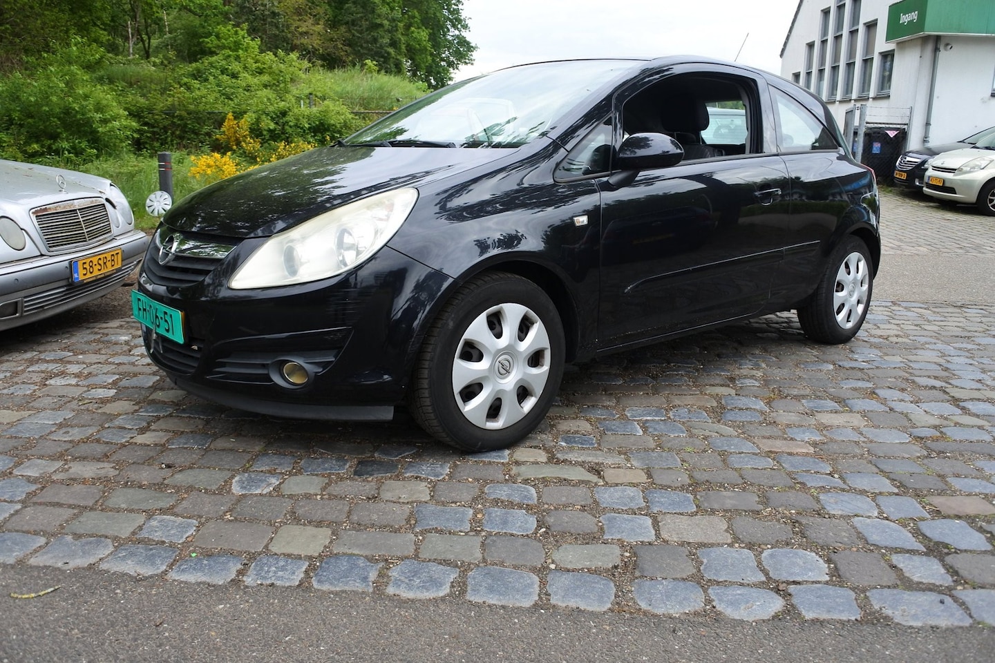 Opel Corsa - 1.0-12V Essentia nw apk 7-5-2027 - AutoWereld.nl