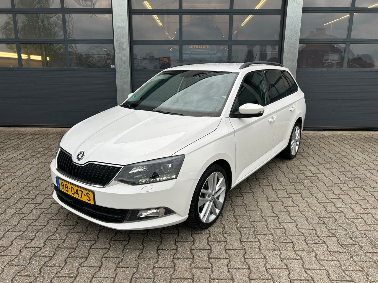 Skoda Fabia - 1.2 TSI First Edition Style 1.2 TSI 90pk First Edition Style - AutoWereld.nl