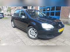 Volkswagen Golf - 1.6 FSI Sportline
