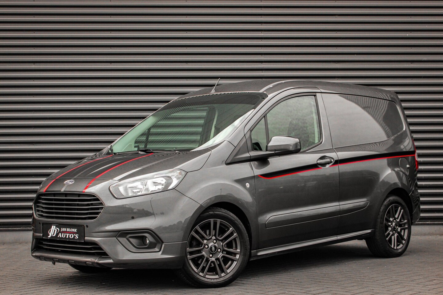 Ford Transit Courier - 1.5 TDCI Sport 100PK / LM.VELGEN / 53DKM / AIRCO / CLIMATE CONTROL / UNIEKE UITVOERING / N - AutoWereld.nl