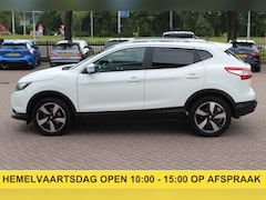 Nissan Qashqai - 1.2 Connect Edition / 360Camera / Panoramadak / Keyless / Navigatie / 17'' / DAB / Cruise
