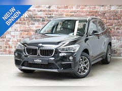 BMW X1 - sDrive20i Executive Automaat / Navigatiesysteem Plus / Trekhaak / Head-Up Display / Stoelv