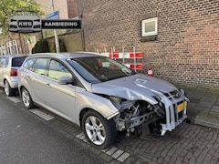 Ford Focus Wagon - 1.6 TI-VCT Ti. Schadeauto Motor loopt Airco