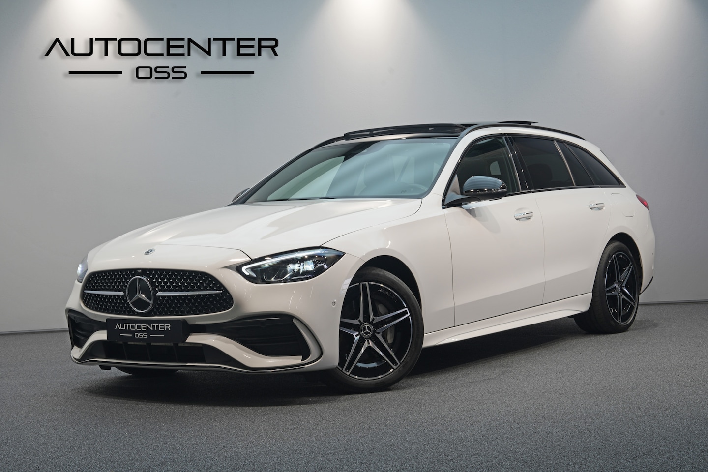 Mercedes-Benz C-klasse Estate - 300 e AMG ✅ PANO ✅ NIGHT ✅ KEYLESS ✅ CAMERA ✅ BTW - AutoWereld.nl