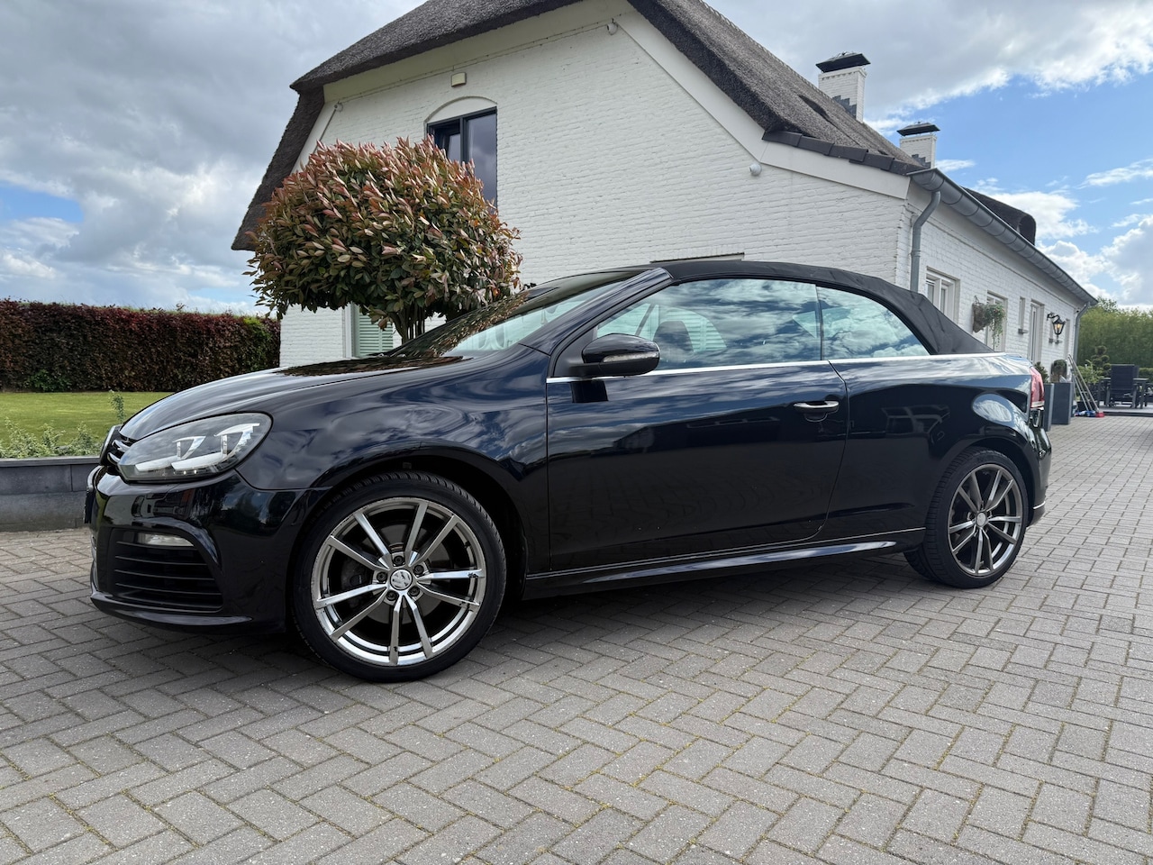 Volkswagen Golf Cabriolet - 1.4 TSI / Bj: 2012 / R-Design / apk tot 11-2026! - AutoWereld.nl
