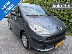 Peugeot 1007 - 1.4 Urban | Elekt. Ramen | Trekhaak | APK tot 01-04-2027