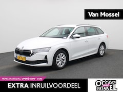 Skoda Octavia Combi - 1.5 TSI MHEV Business Edition Metallic lak | Donker getint glas achter | Travel Assist Pak