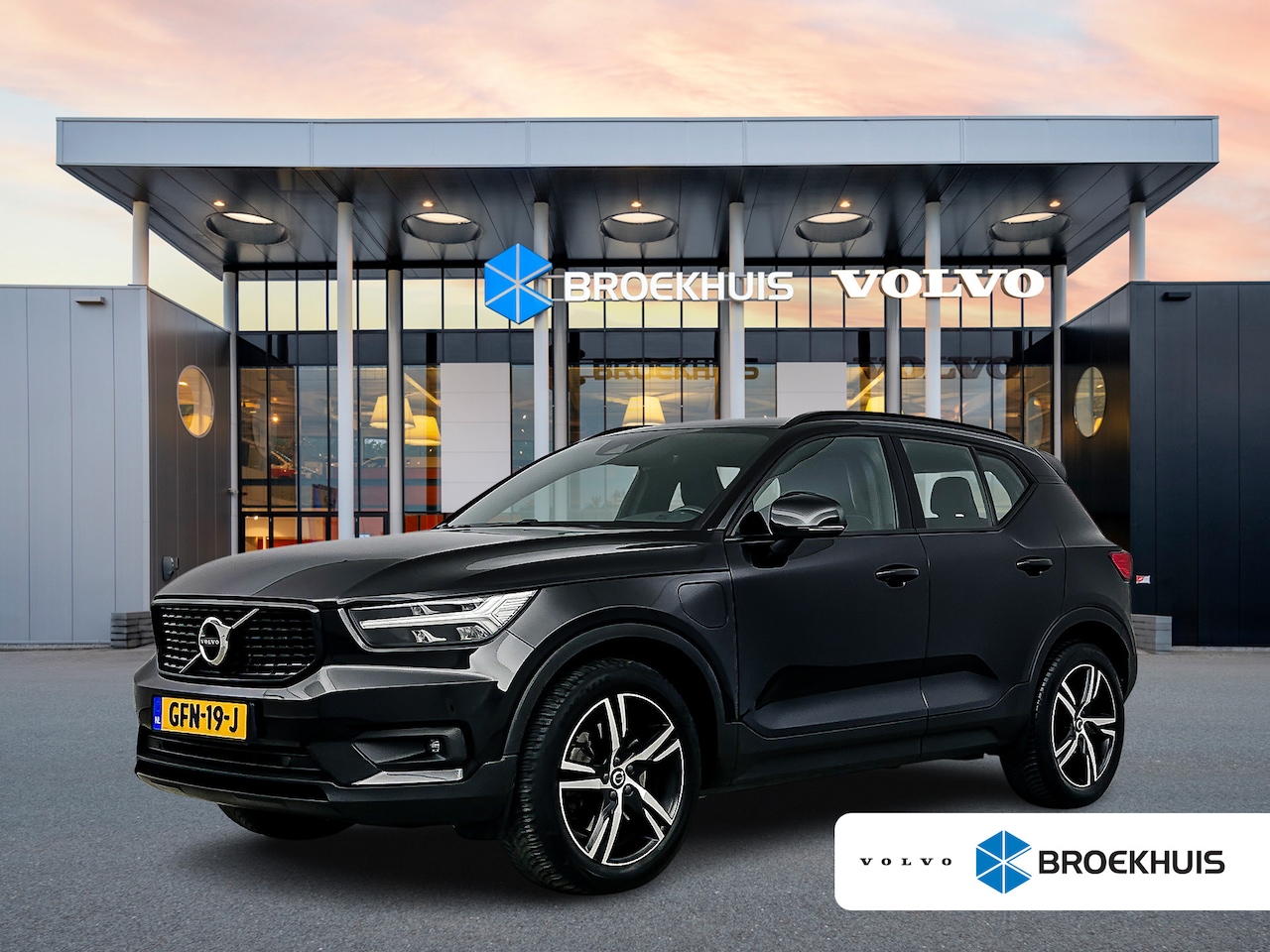 Volvo XC40 - T5 Recharge R-Design | 19" | Leder/Nubuck | Elektr. verst. Stoelen | Trekhaak | Parkeercam - AutoWereld.nl