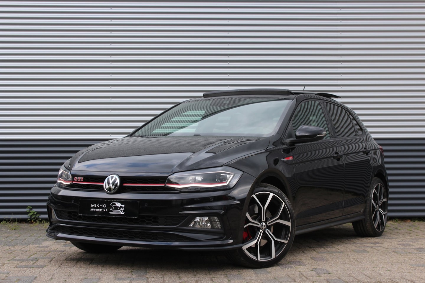 Volkswagen Polo - 2.0 TSI GTI | Panoramadak | Virtual dashboard | Adaptief onderstel | Beats by DRE | Camera - AutoWereld.nl
