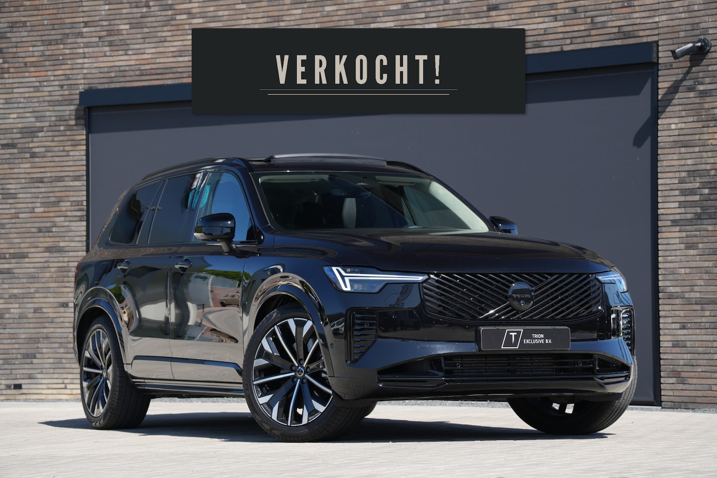 Volvo XC90 - 2.0 T8 Plug-in hybrid AWD Ultra Dark | Pano | Luchtvering | H&K | Stoel/Stuurverwarming | - AutoWereld.nl