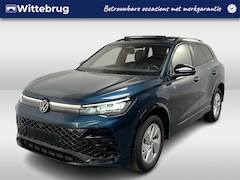 Volkswagen Tiguan - 1.5 eHybrid R-Line / AUTOMAAT/ 272 PK/ GARANTIE TM 06-2030/ PANO/ TREKHAAK/ BLACK STYLE/ S