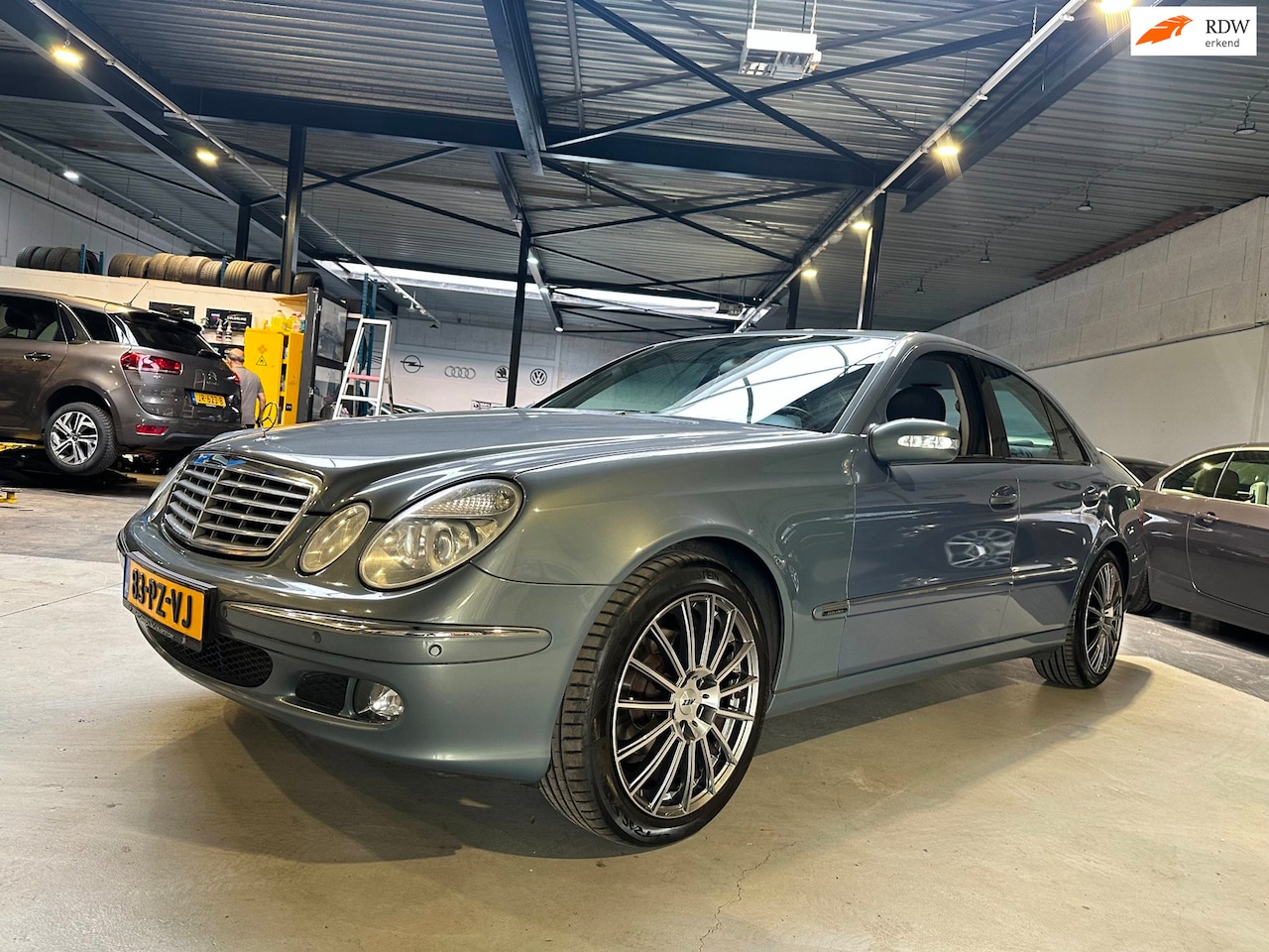 Mercedes-Benz E-klasse - 200 K. Elegance/Dealer onderhouden/Apk nieuw bij aflevering - AutoWereld.nl